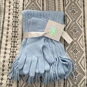 Scarf and glove set